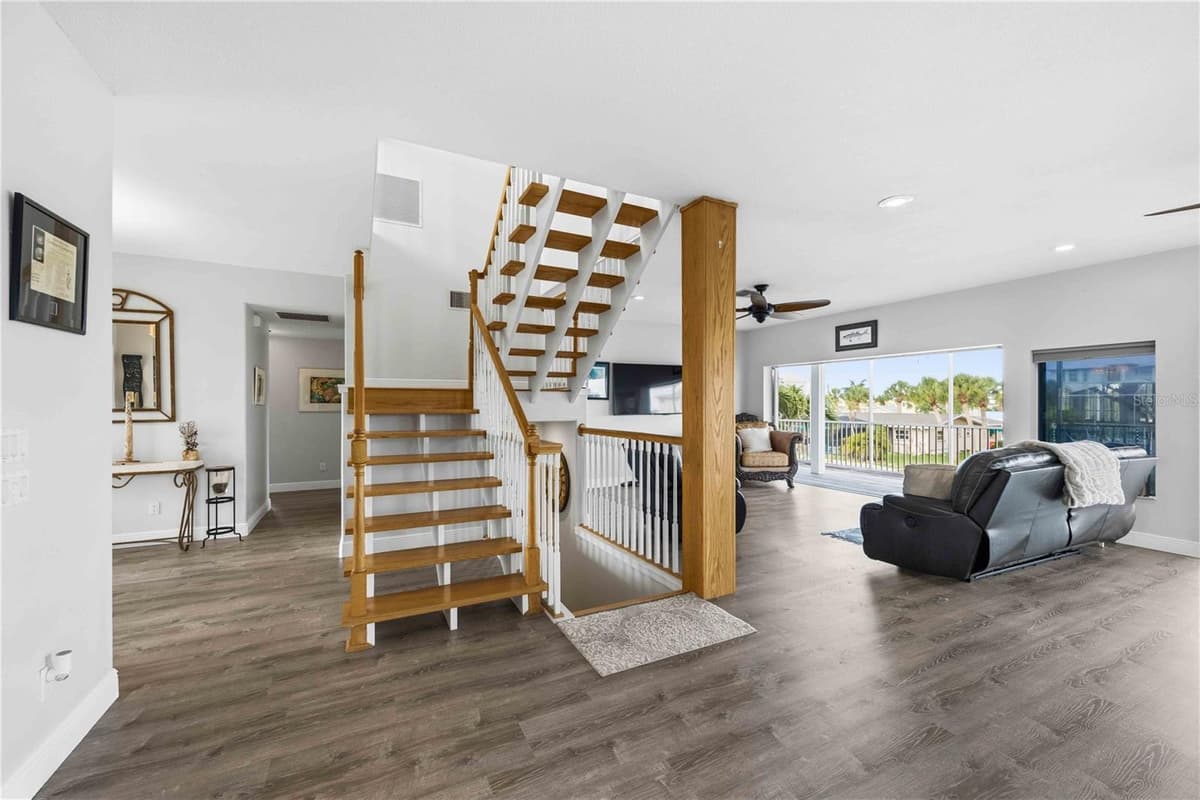 10460 MARION STREET — photo 11 of 72