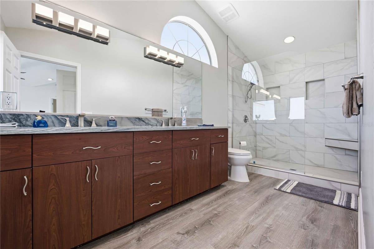 10460 MARION STREET — photo 39 of 72