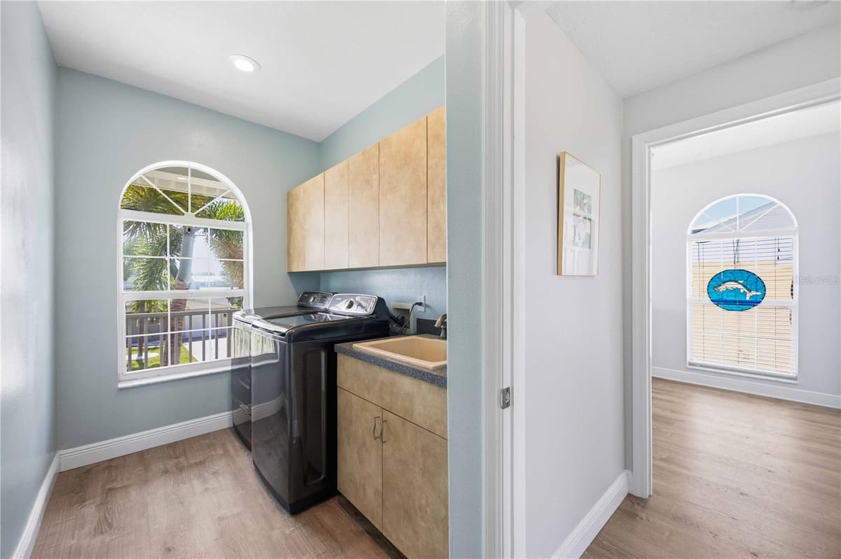 10460 MARION STREET — photo 26 of 72