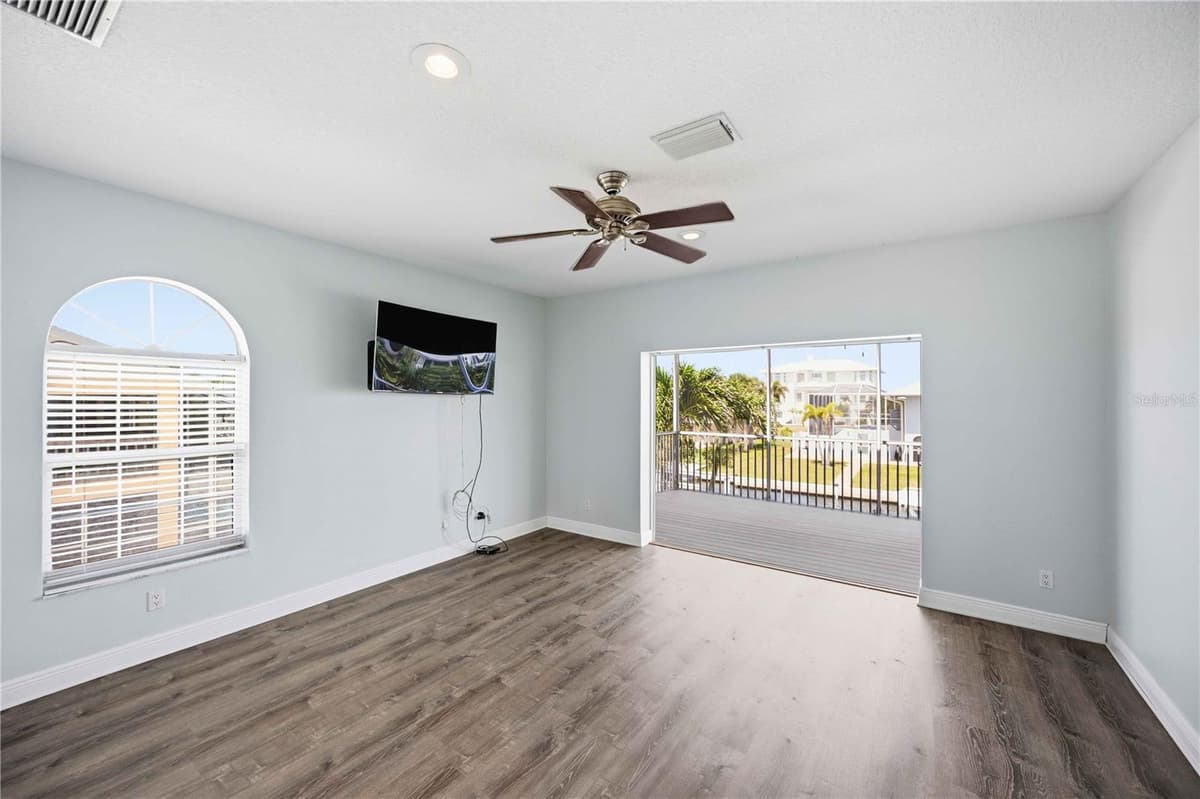 10460 MARION STREET — photo 23 of 72