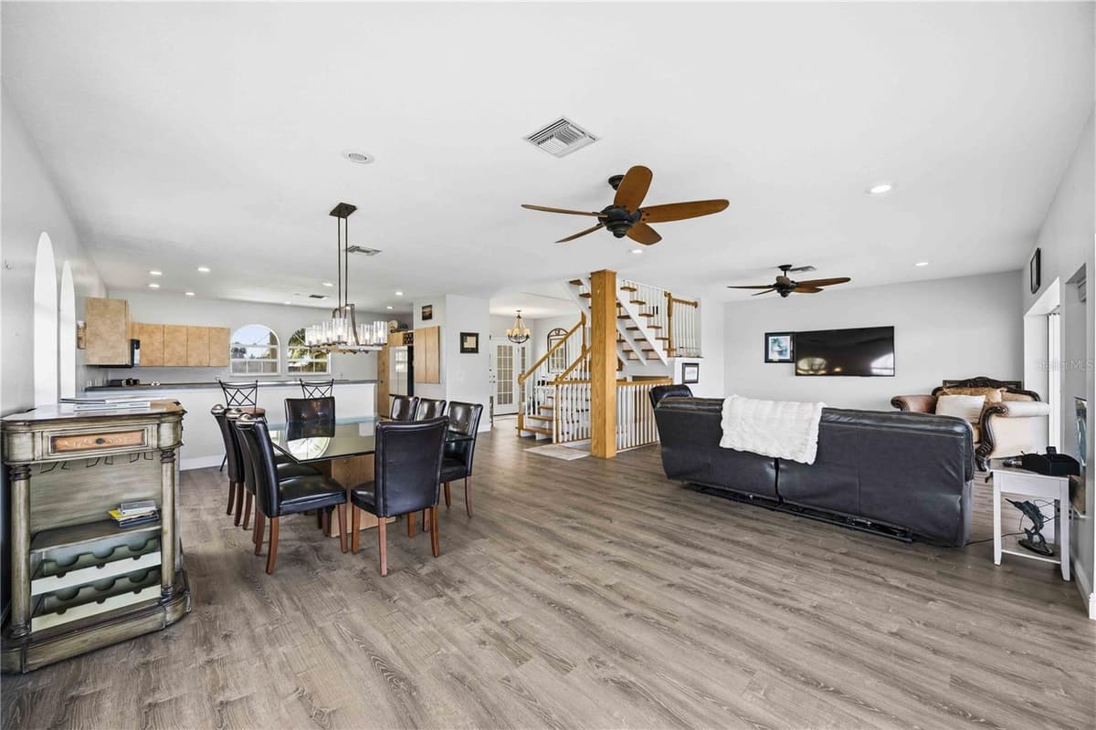 10460 MARION STREET — photo 12 of 72
