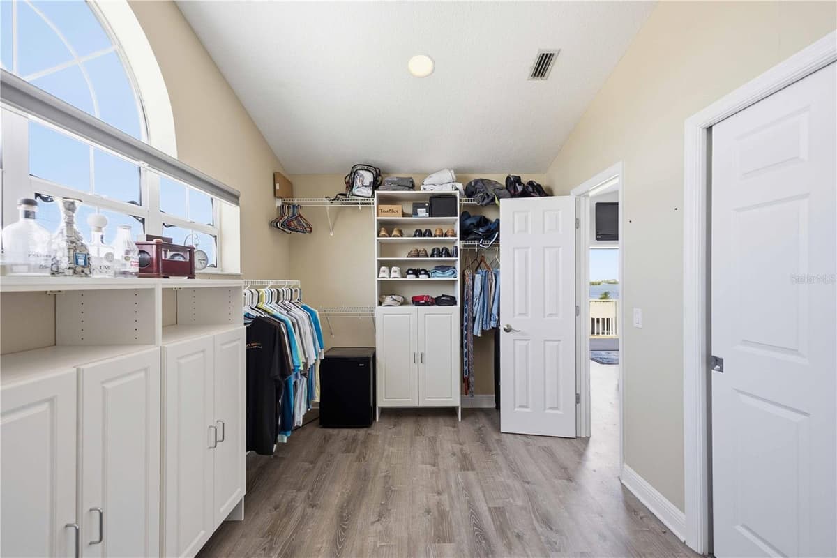10460 MARION STREET — photo 38 of 72
