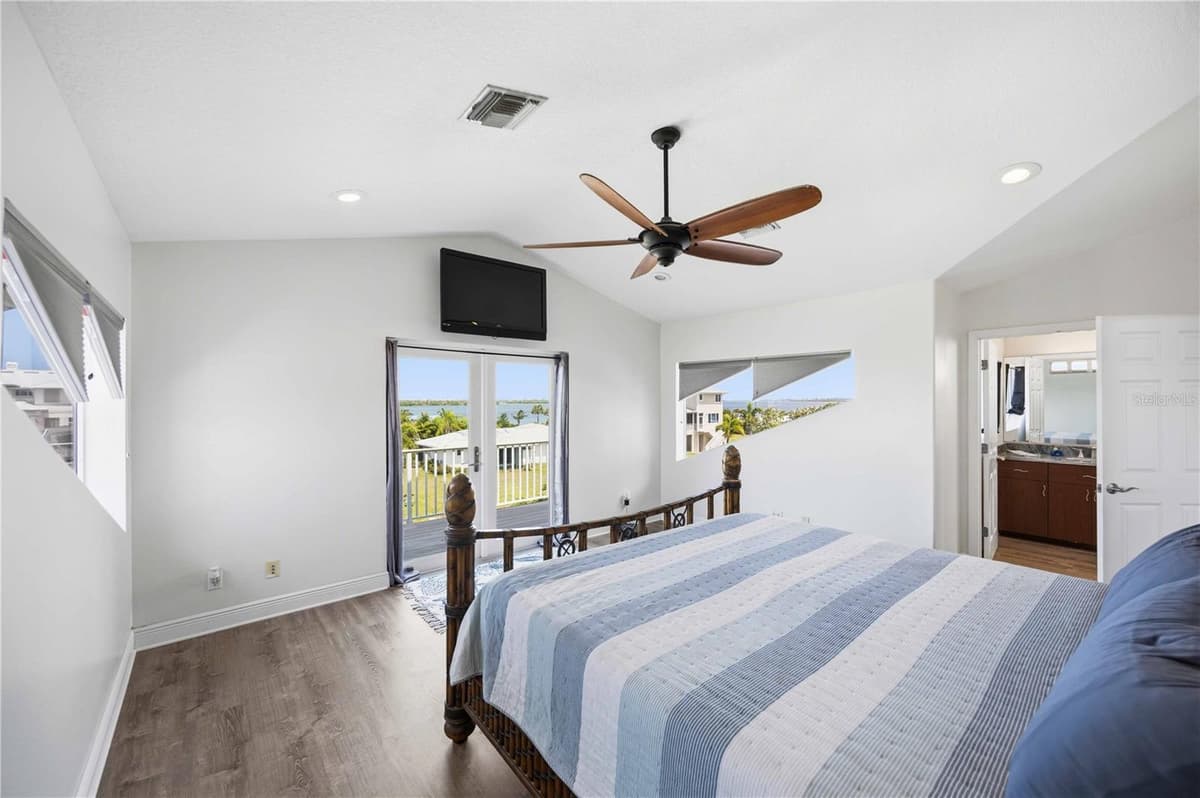 10460 MARION STREET — photo 35 of 72