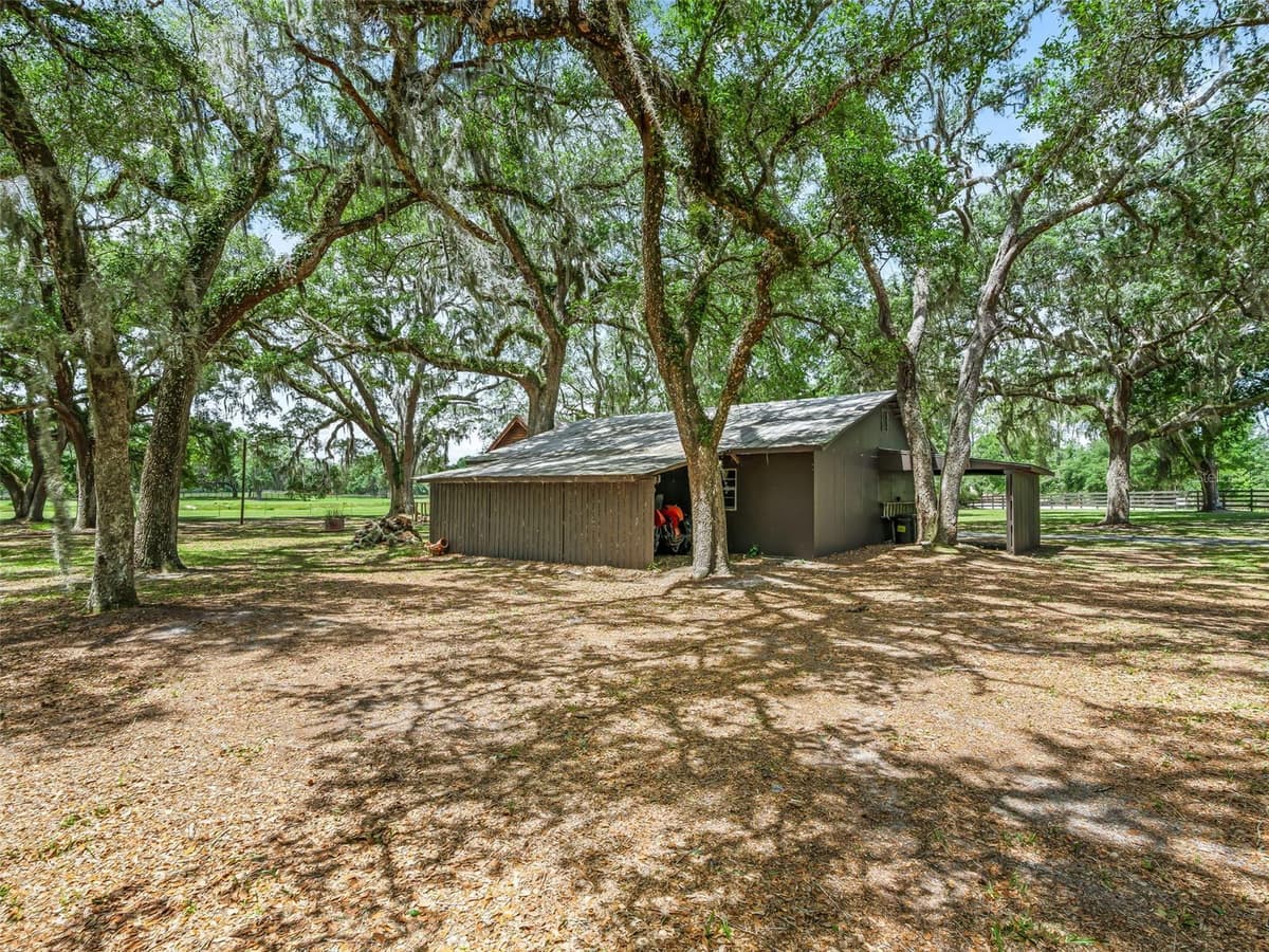 4801 COUNTY ROAD 575 — photo 42 of 49