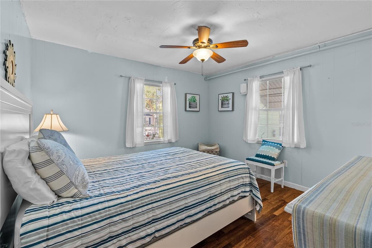 5407 29TH AVENUE — photo 14 of 55
