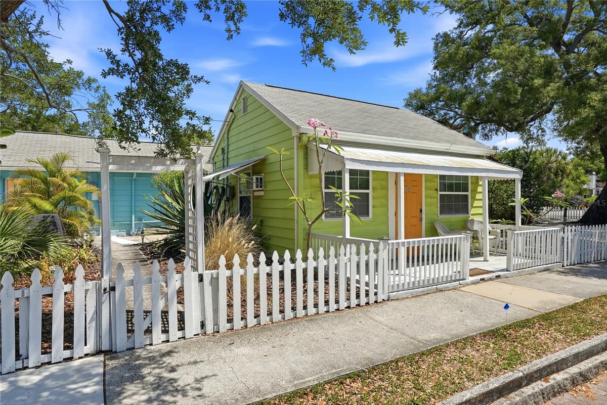 5407 29TH AVENUE — photo 3 of 55