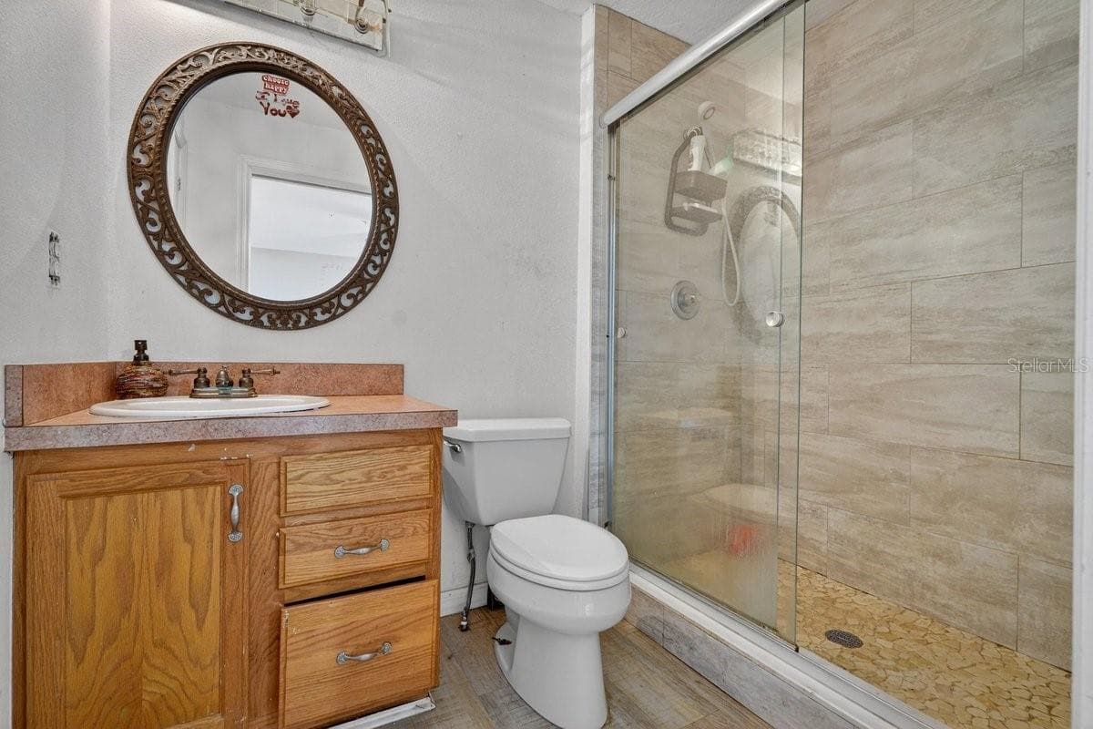 124 RANDLE AVENUE — photo 41 of 86