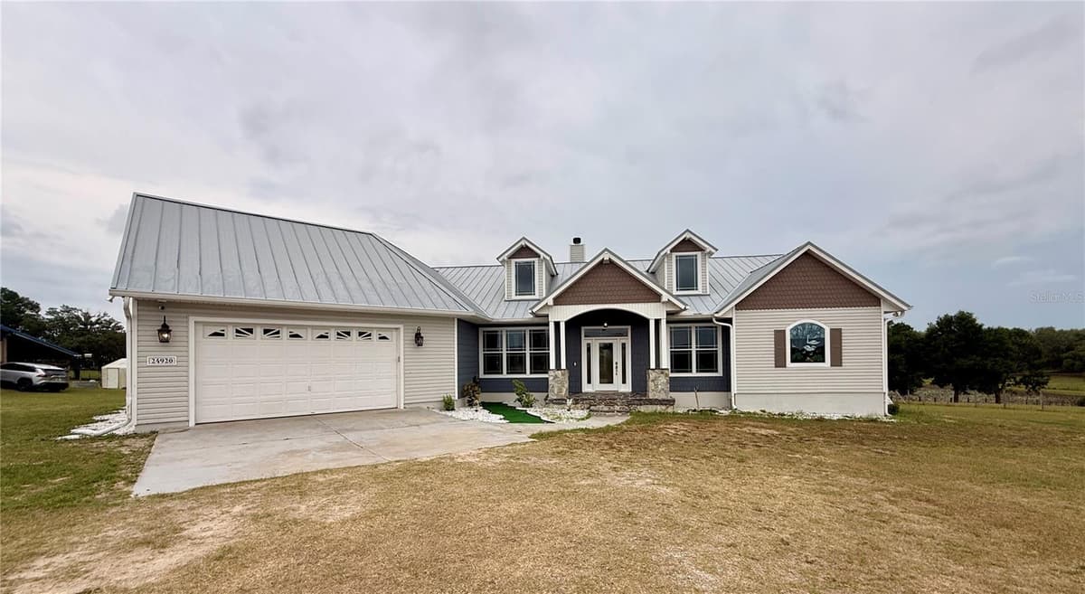 24920 SE HIGHWAY 450 — photo 2 of 25