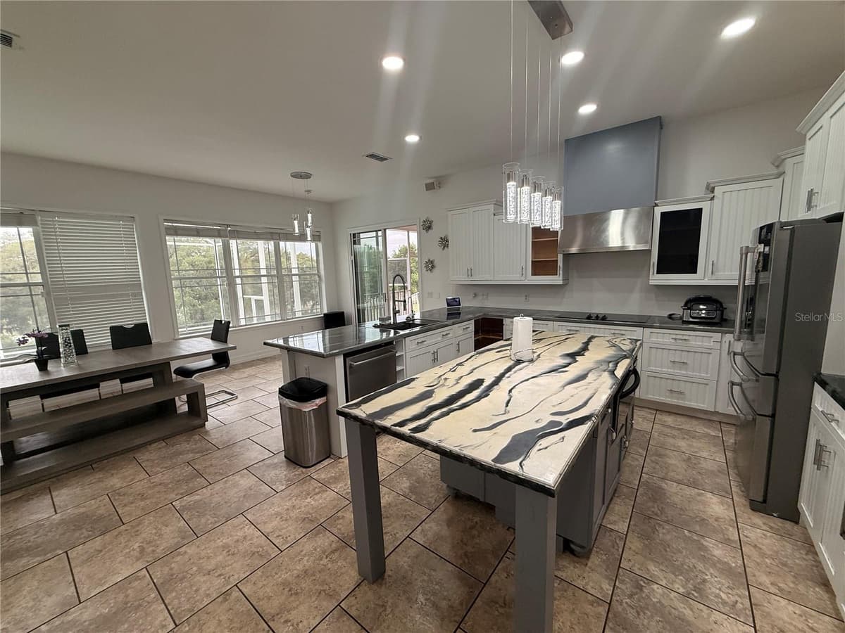 24920 SE HIGHWAY 450 — photo 4 of 25