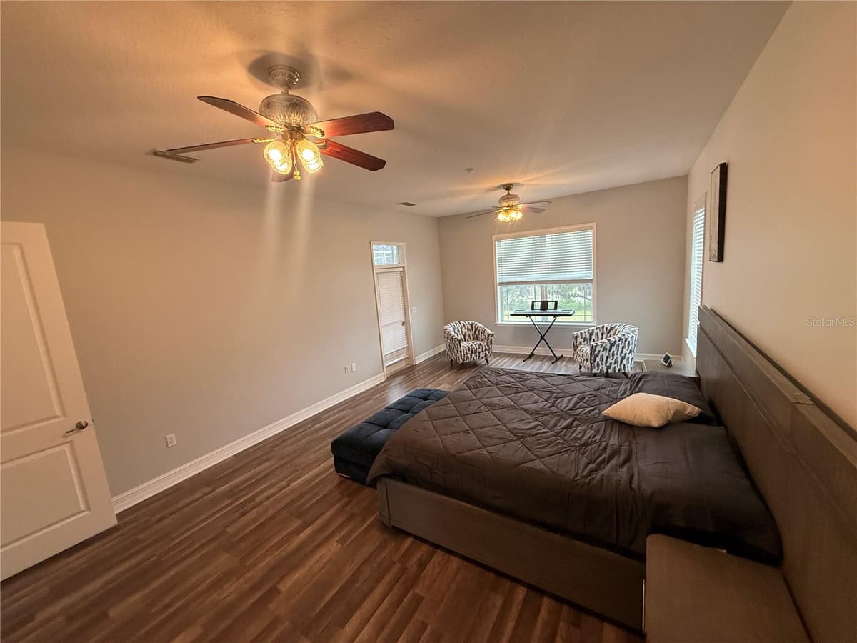 24920 SE HIGHWAY 450 — photo 13 of 25