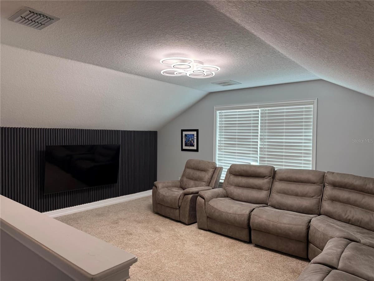 24920 SE HIGHWAY 450 — photo 19 of 25