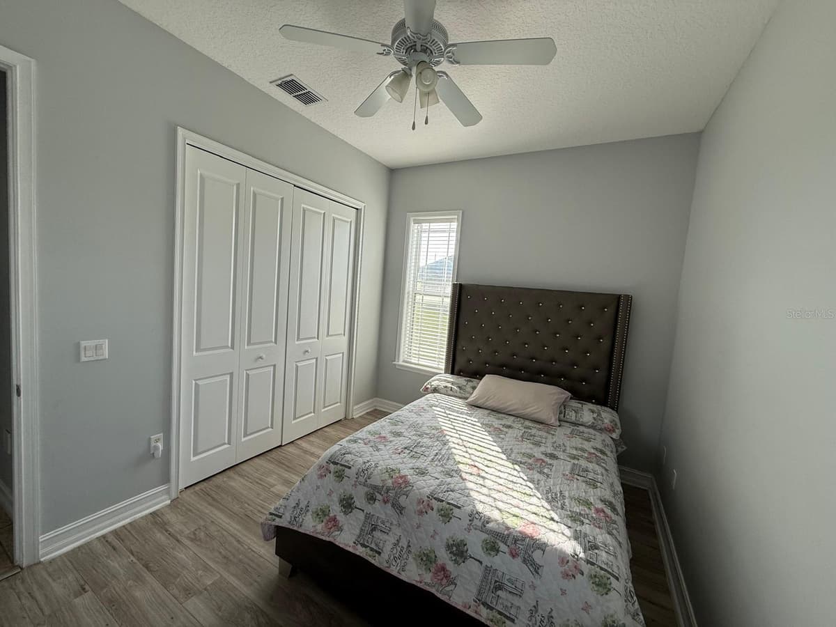 24920 SE HIGHWAY 450 — photo 21 of 25