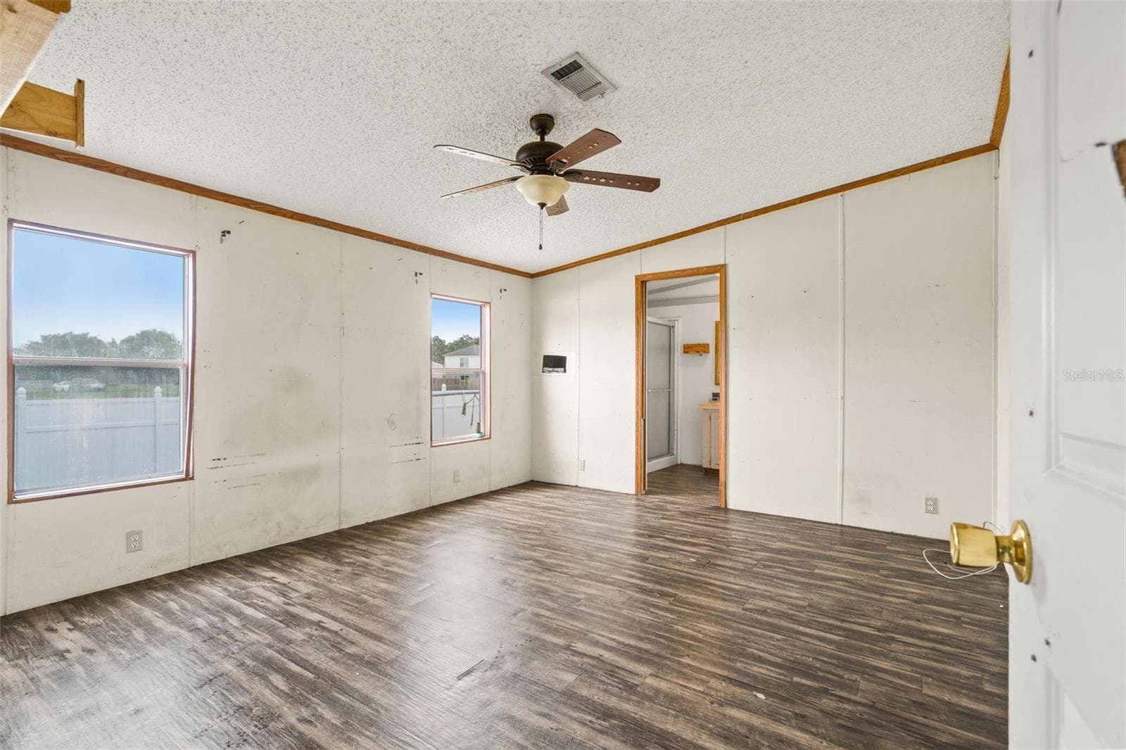 504 MANILLA LANE — photo 11 of 36