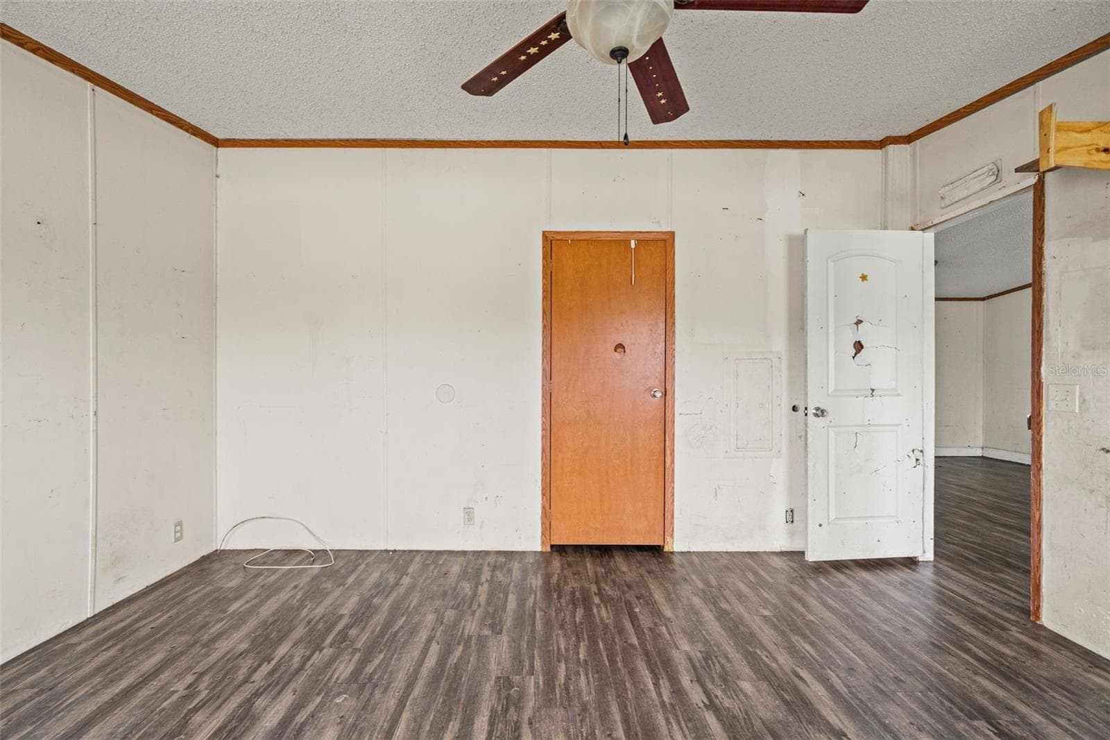 504 MANILLA LANE — photo 9 of 36