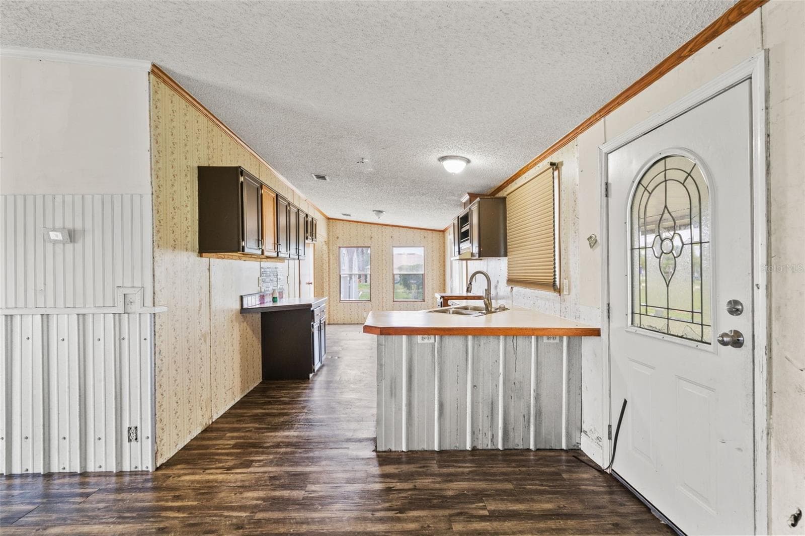 504 MANILLA LANE — photo 13 of 36