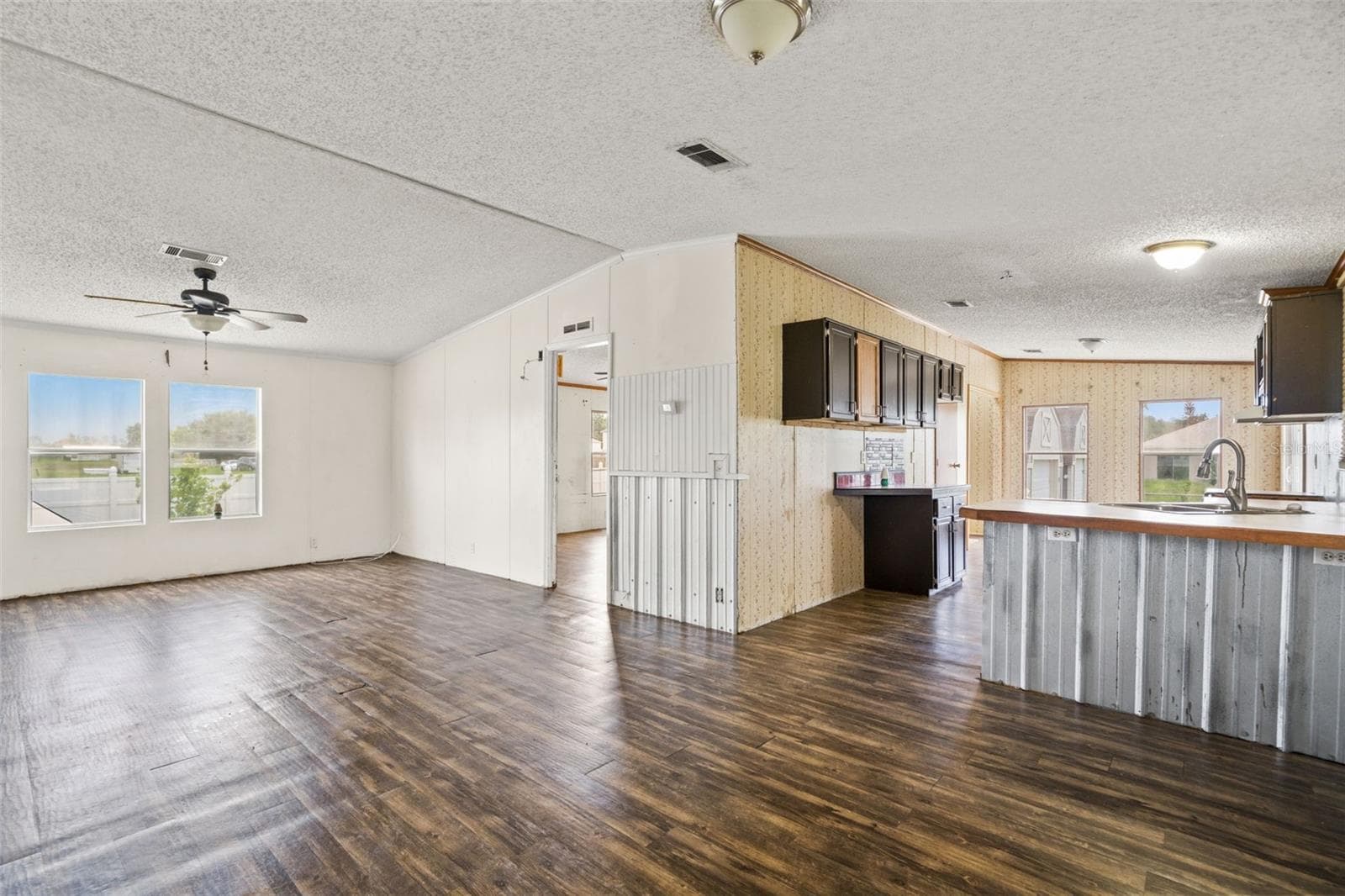 504 MANILLA LANE — photo 12 of 36