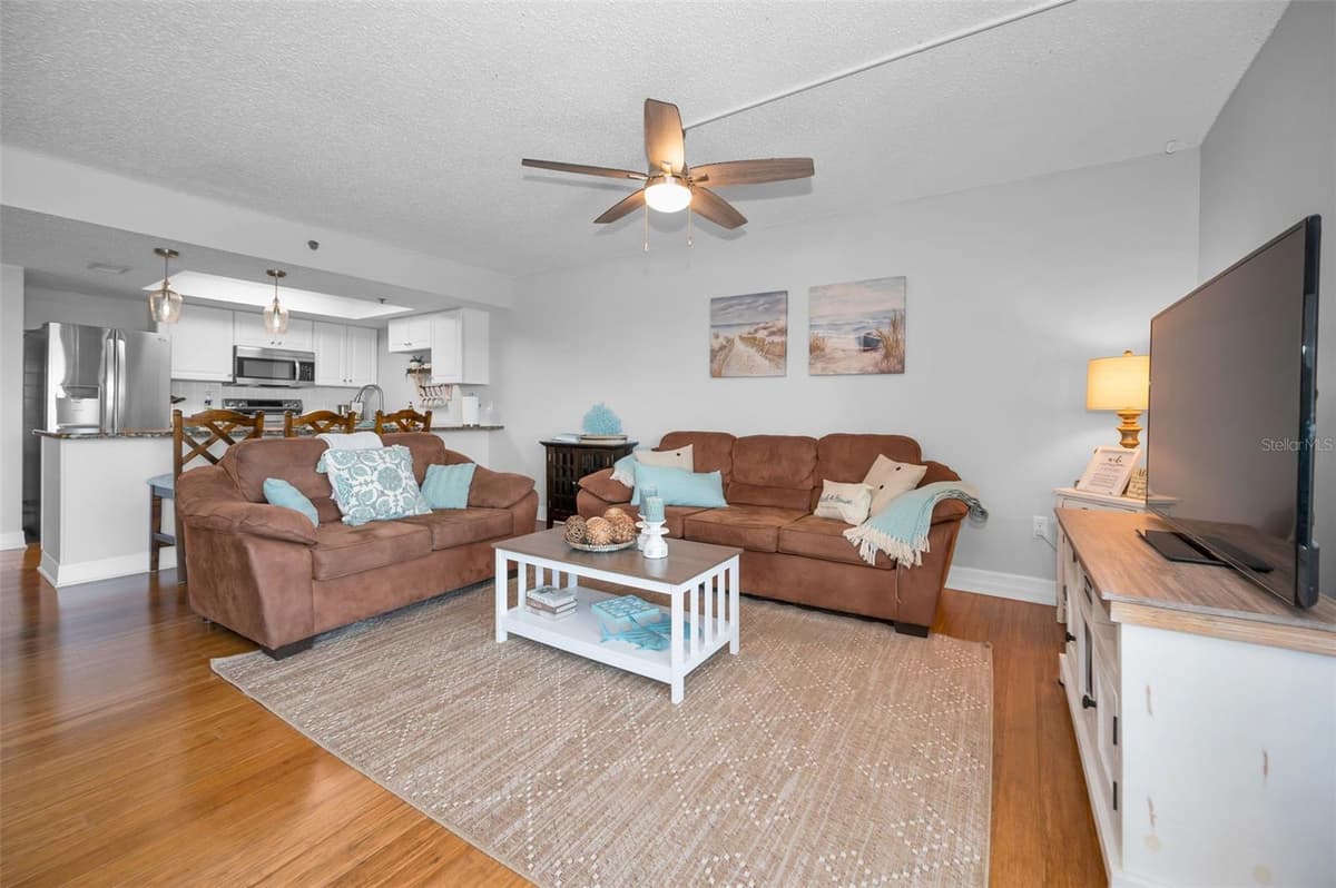18610 GULF BOULEVARD — photo 12 of 56