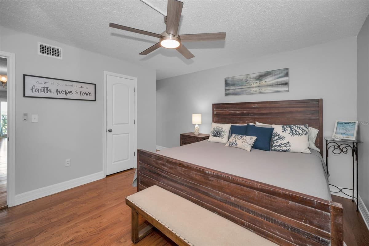 18610 GULF BOULEVARD — photo 33 of 56