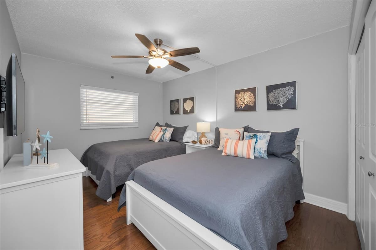 18610 GULF BOULEVARD — photo 36 of 56