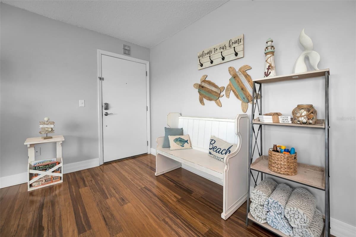 18610 GULF BOULEVARD — photo 10 of 56