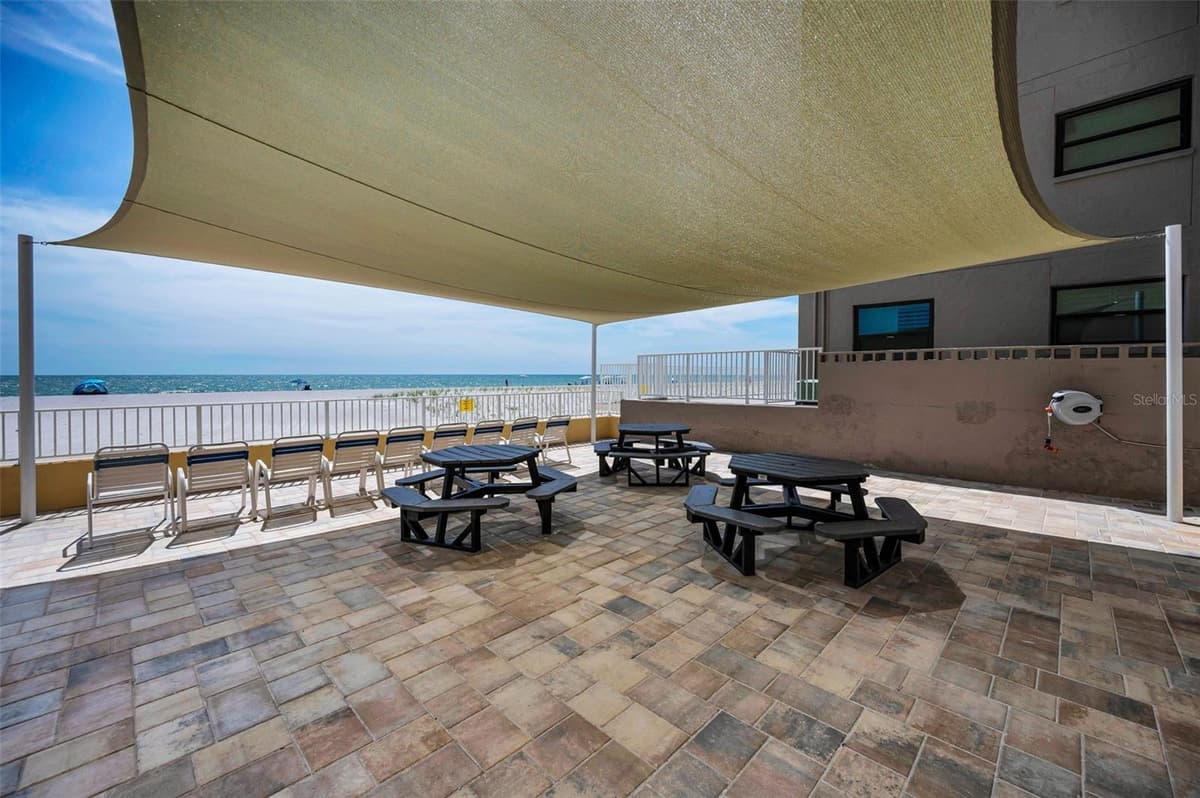 18610 GULF BOULEVARD — photo 48 of 56