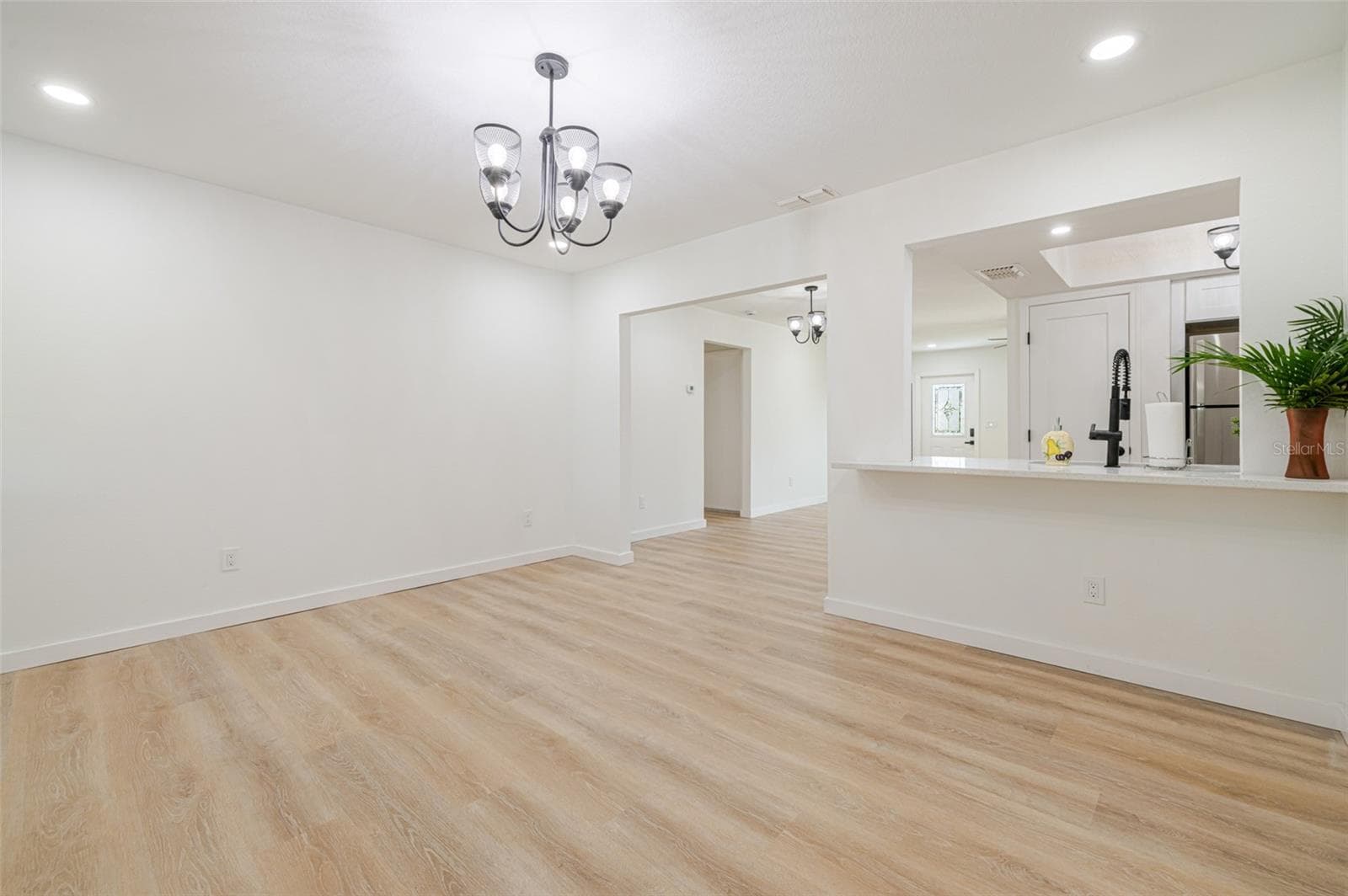 4211 5TH STREET — photo 15 of 46
