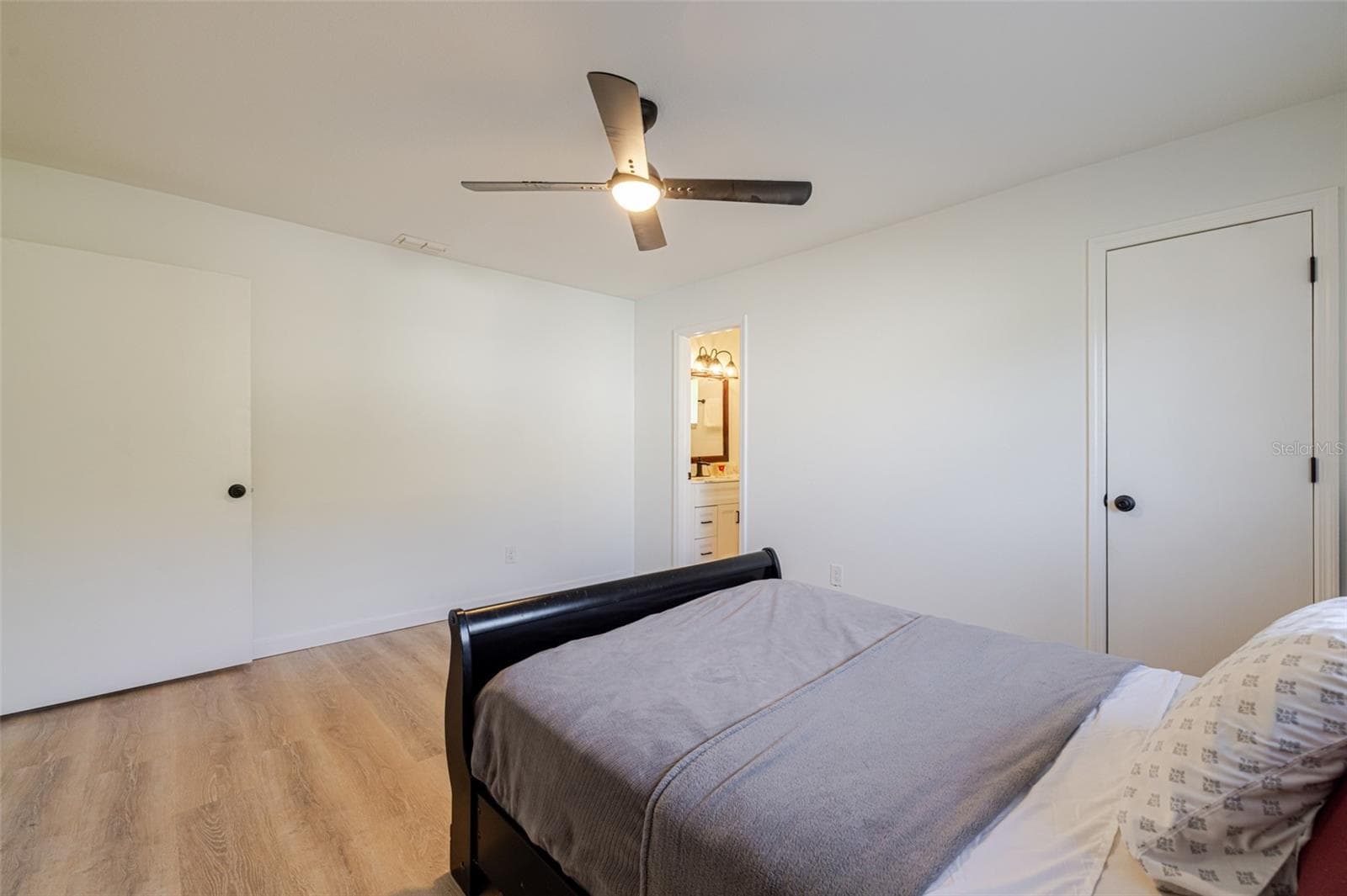 4211 5TH STREET — photo 19 of 46