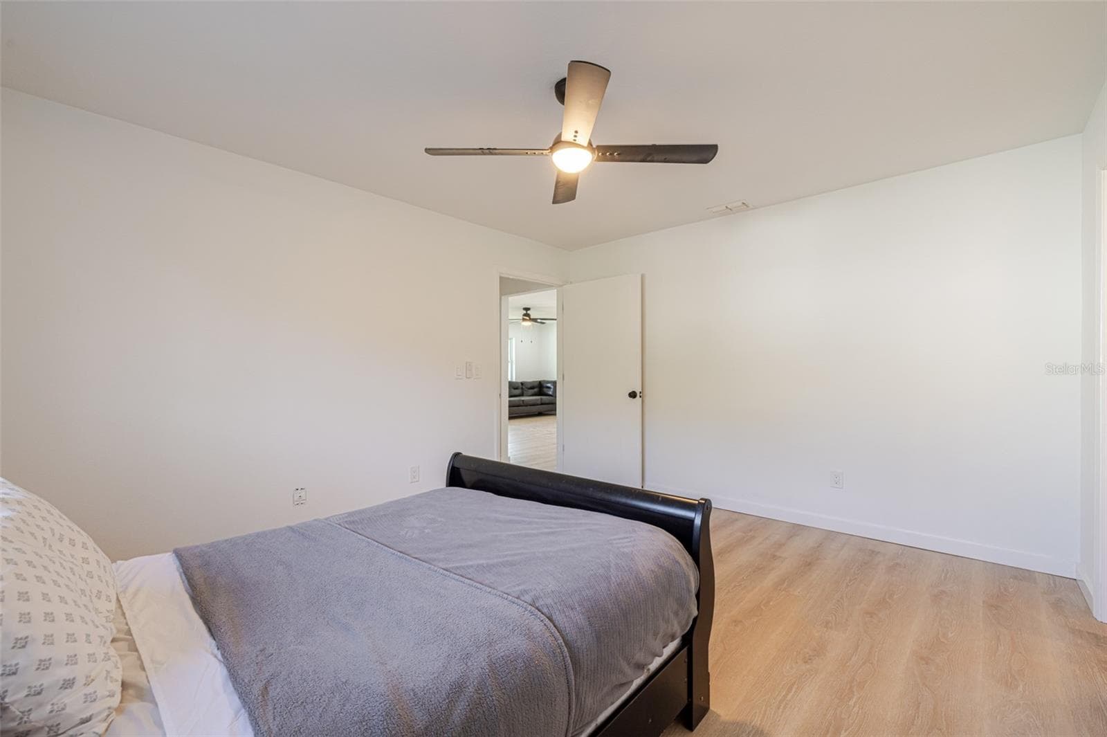 4211 5TH STREET — photo 21 of 46