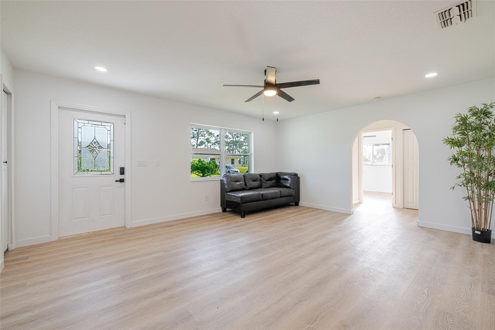 4211 5TH STREET — photo 8 of 46