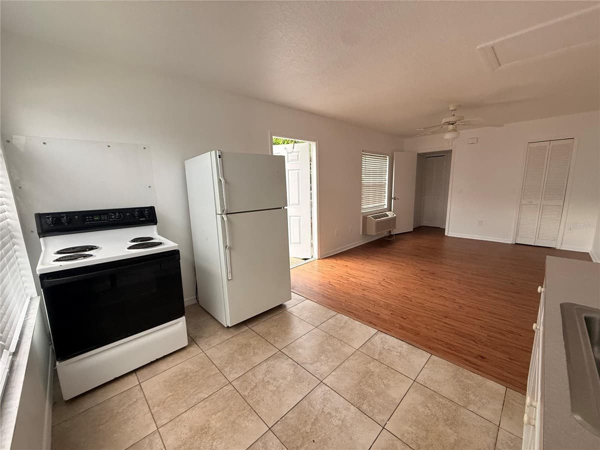527 CARIBBEAN DRIVE — photo 7 of 15