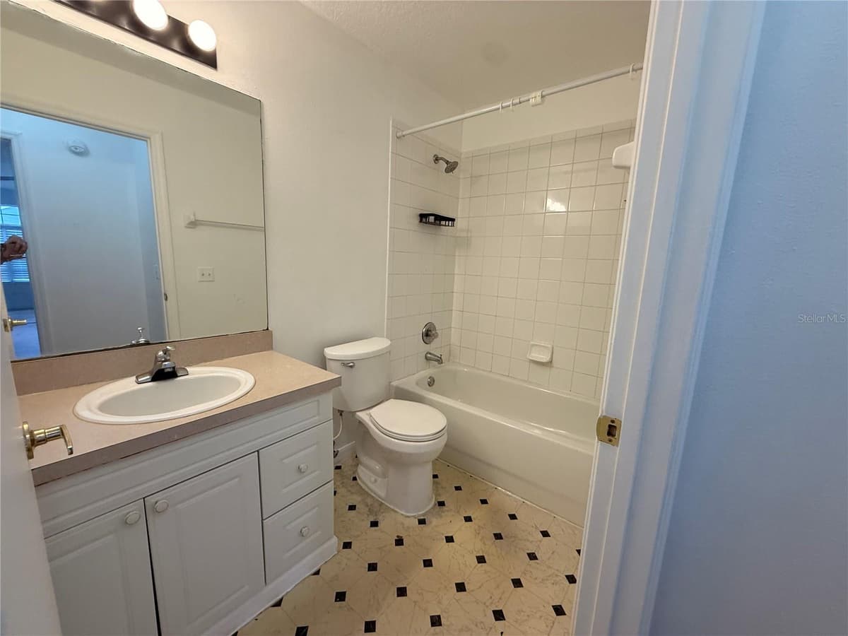 527 CARIBBEAN DRIVE — photo 6 of 15