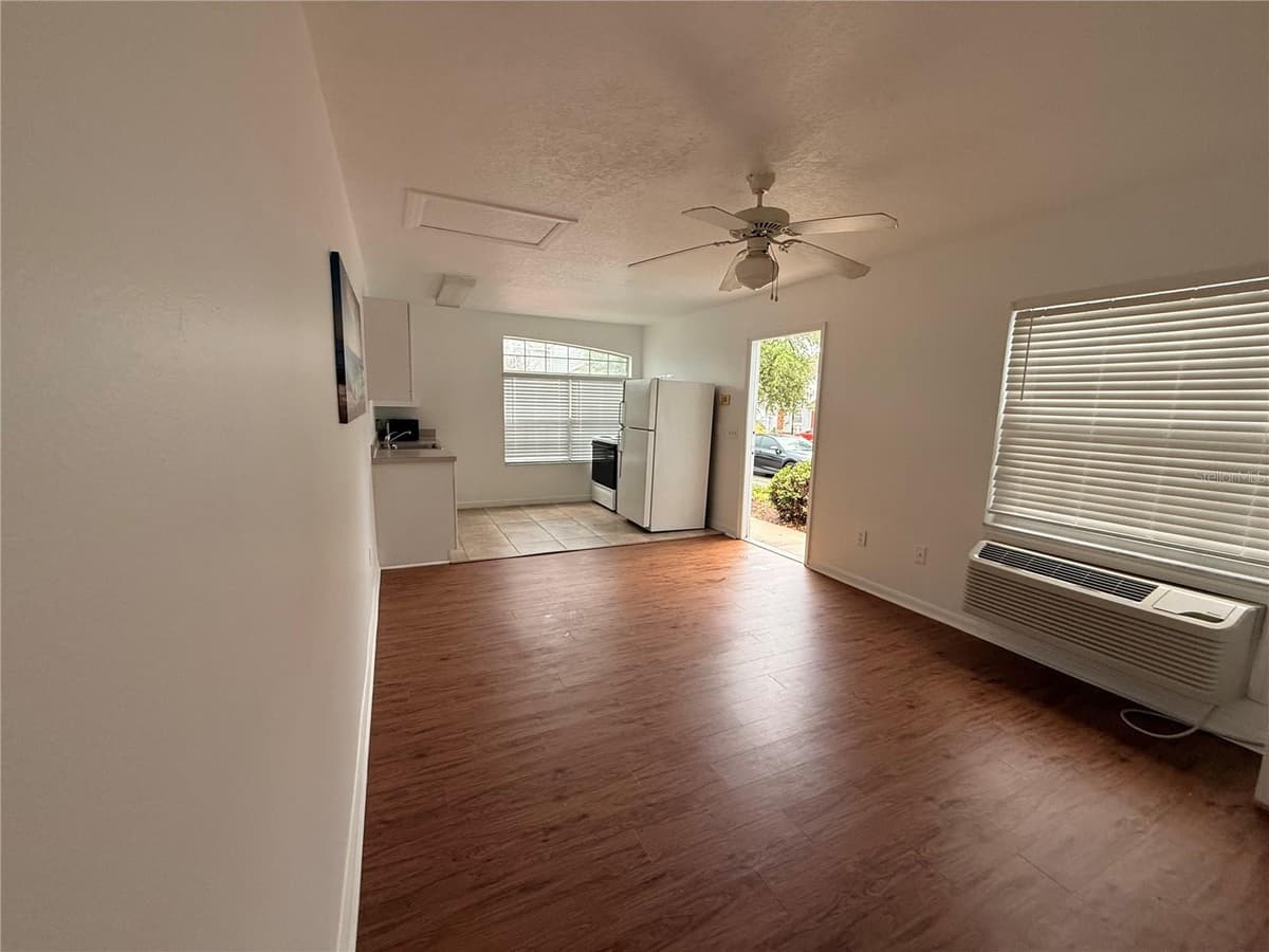 527 CARIBBEAN DRIVE — photo 4 of 15