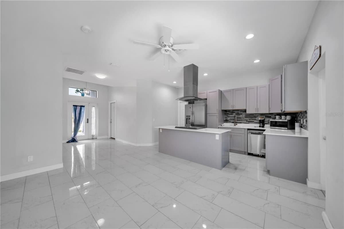 2021 HINES AVENUE — photo 20 of 39