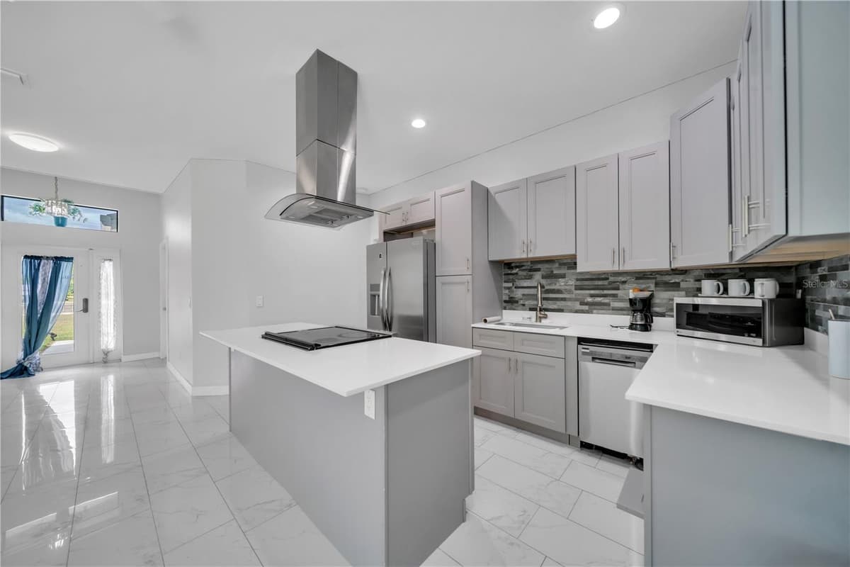 2021 HINES AVENUE — photo 18 of 39