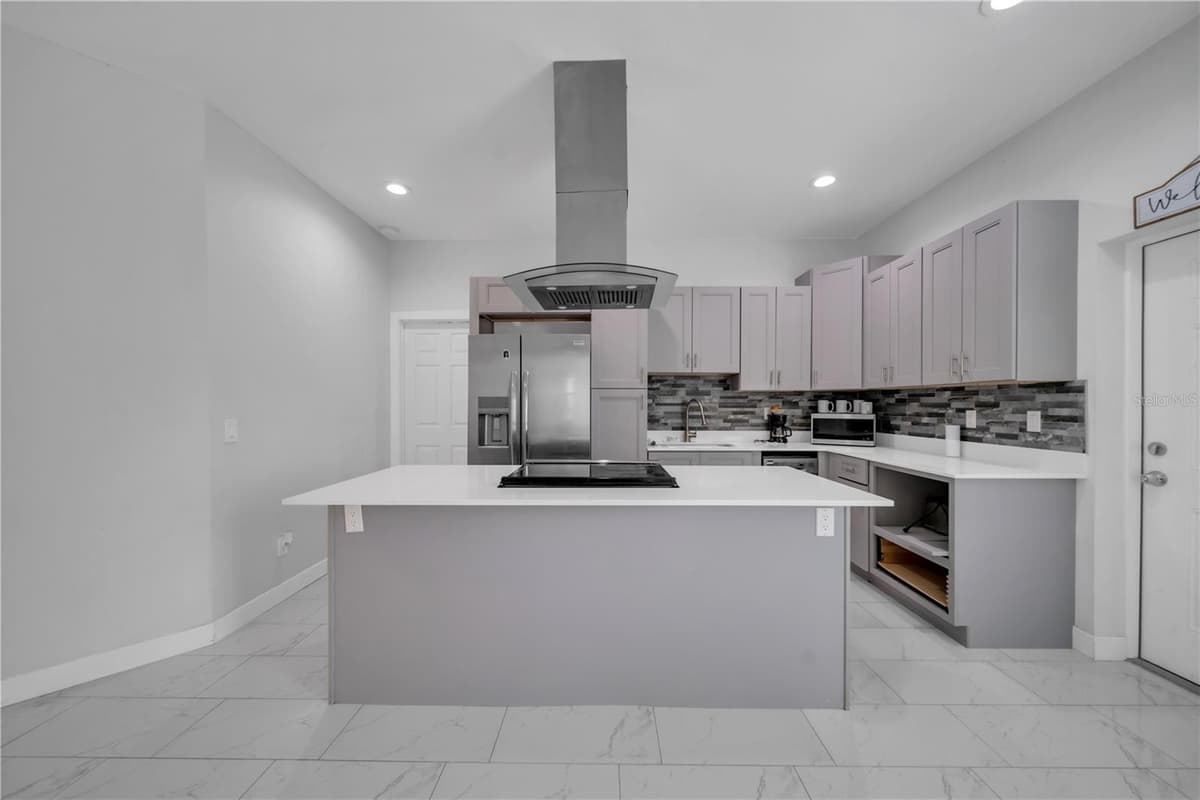 2021 HINES AVENUE — photo 17 of 39