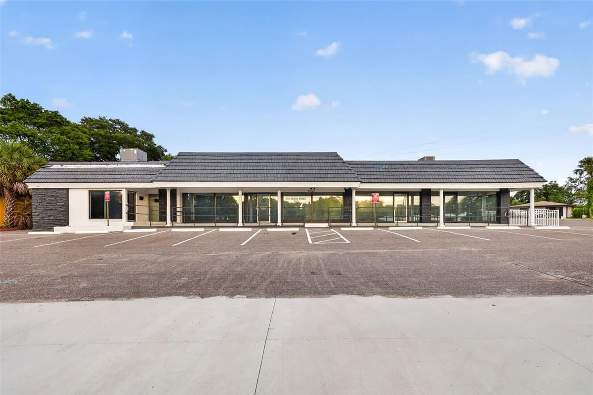 1559 INDIAN ROCKS ROAD — photo 1 of 45
