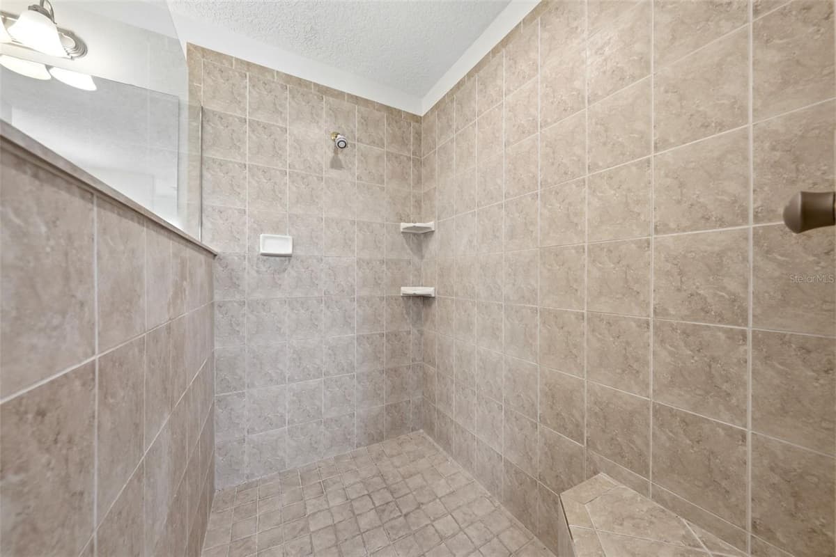14433 LAKE YALE ROAD — photo 17 of 38