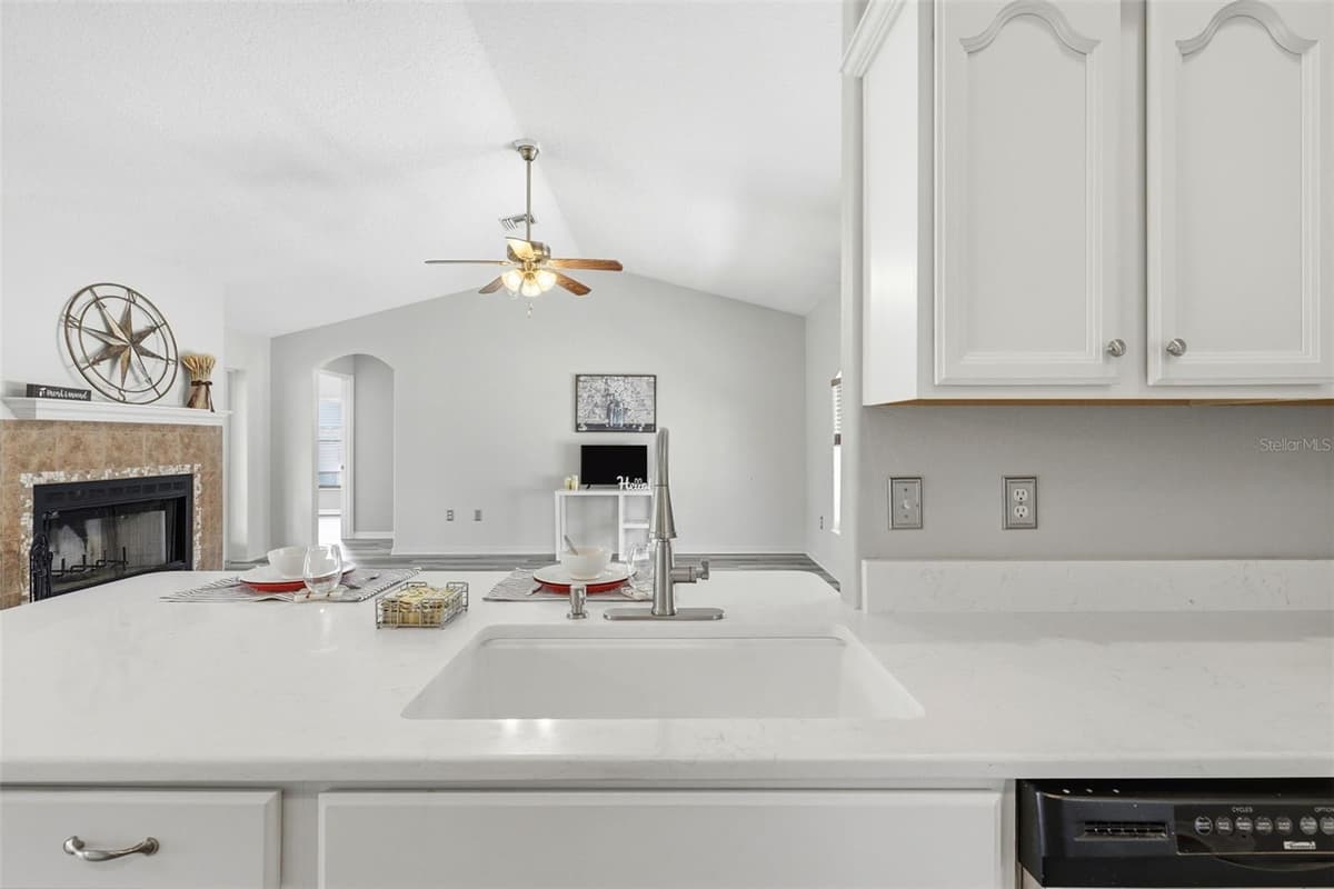 14433 LAKE YALE ROAD — photo 11 of 38