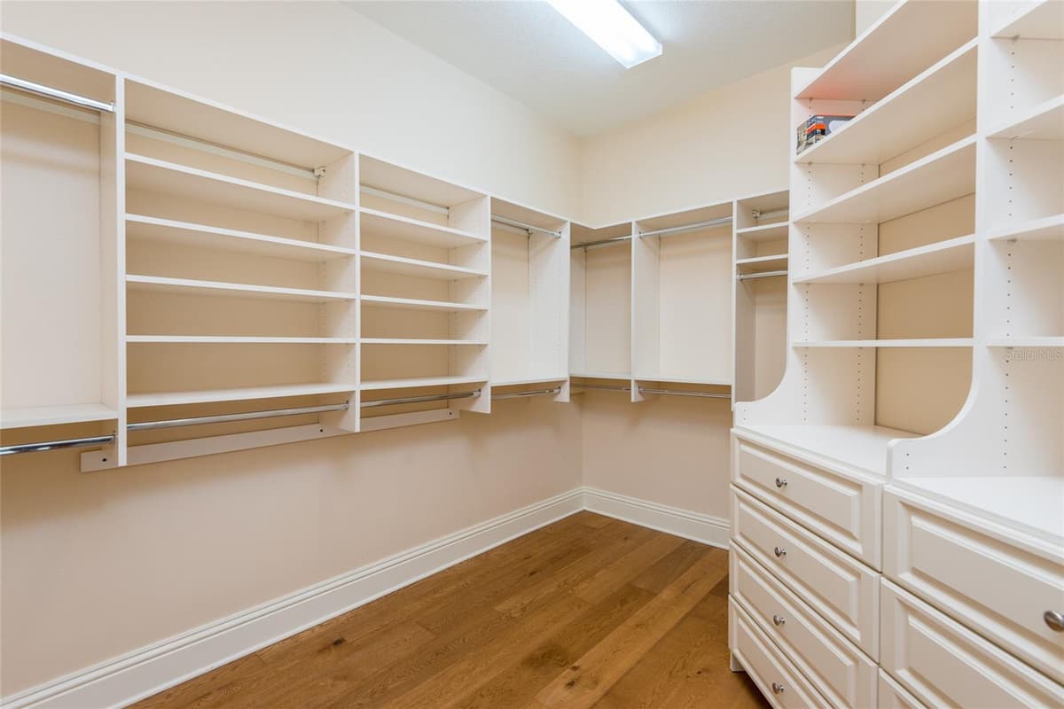 7902 FOXCATCHER COURT — photo 34 of 95