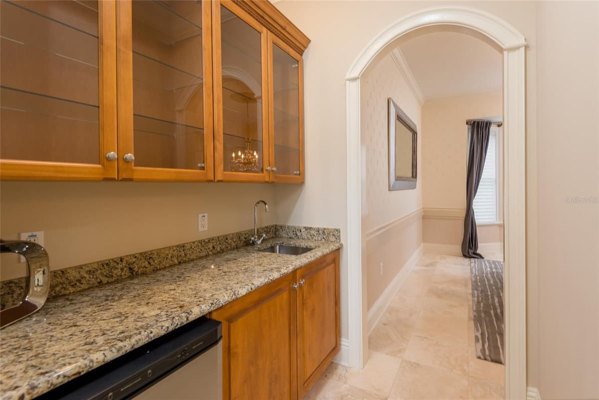7902 FOXCATCHER COURT — photo 9 of 95
