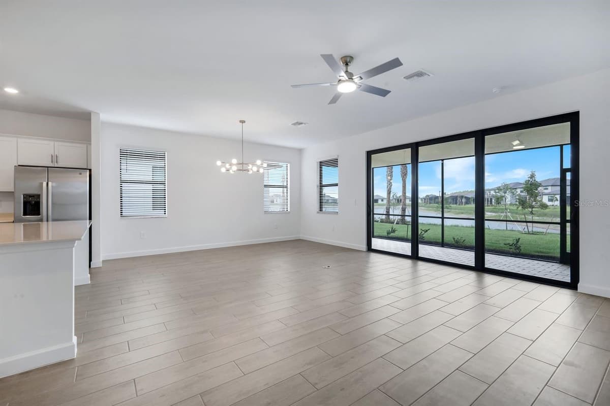 19232 GENTRY PLACE — photo 4 of 27
