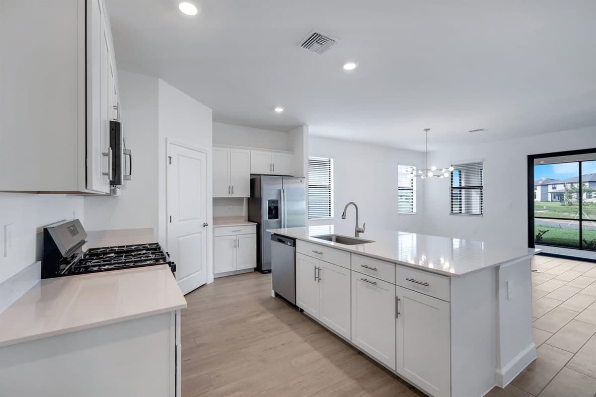 19232 GENTRY PLACE — photo 5 of 27