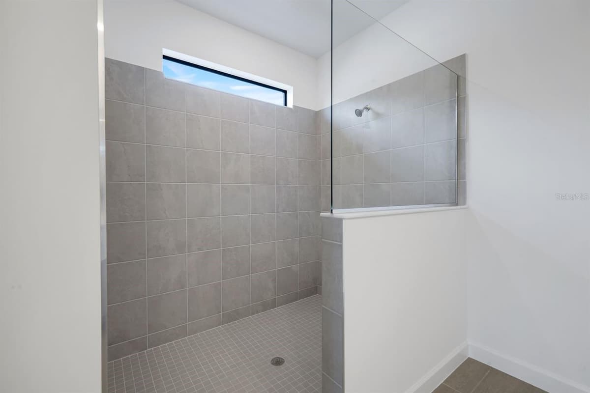 19232 GENTRY PLACE — photo 12 of 27