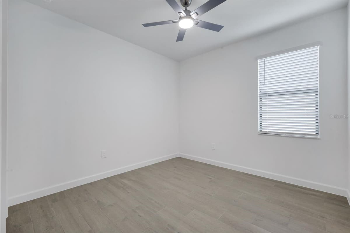 19232 GENTRY PLACE — photo 15 of 27