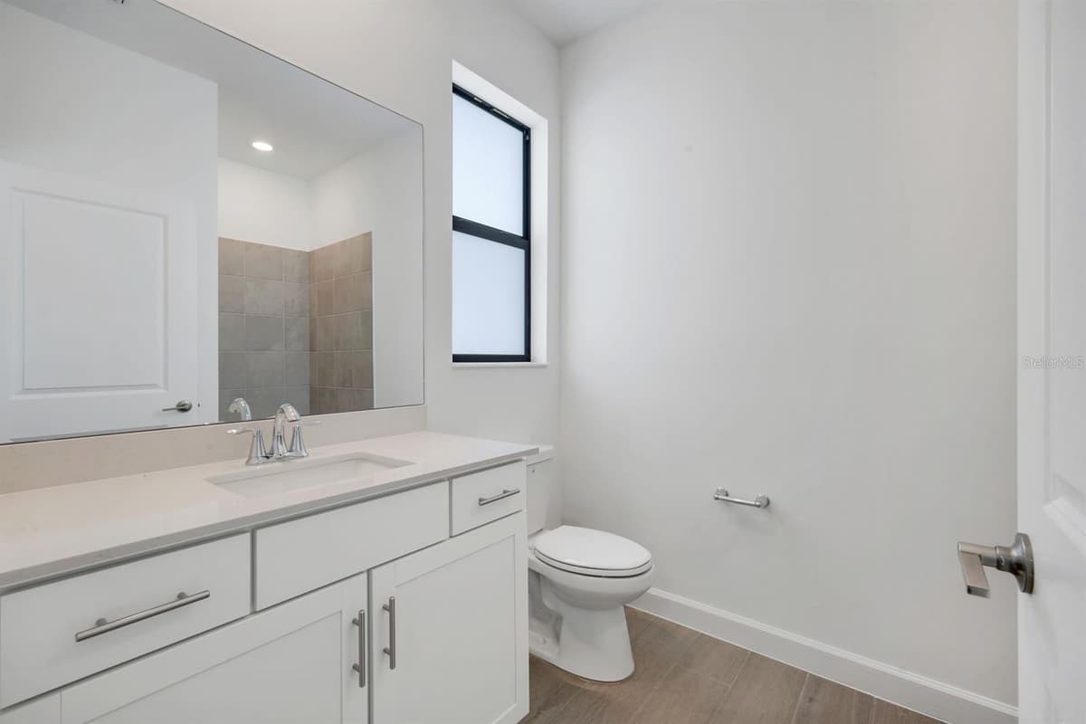19232 GENTRY PLACE — photo 16 of 27