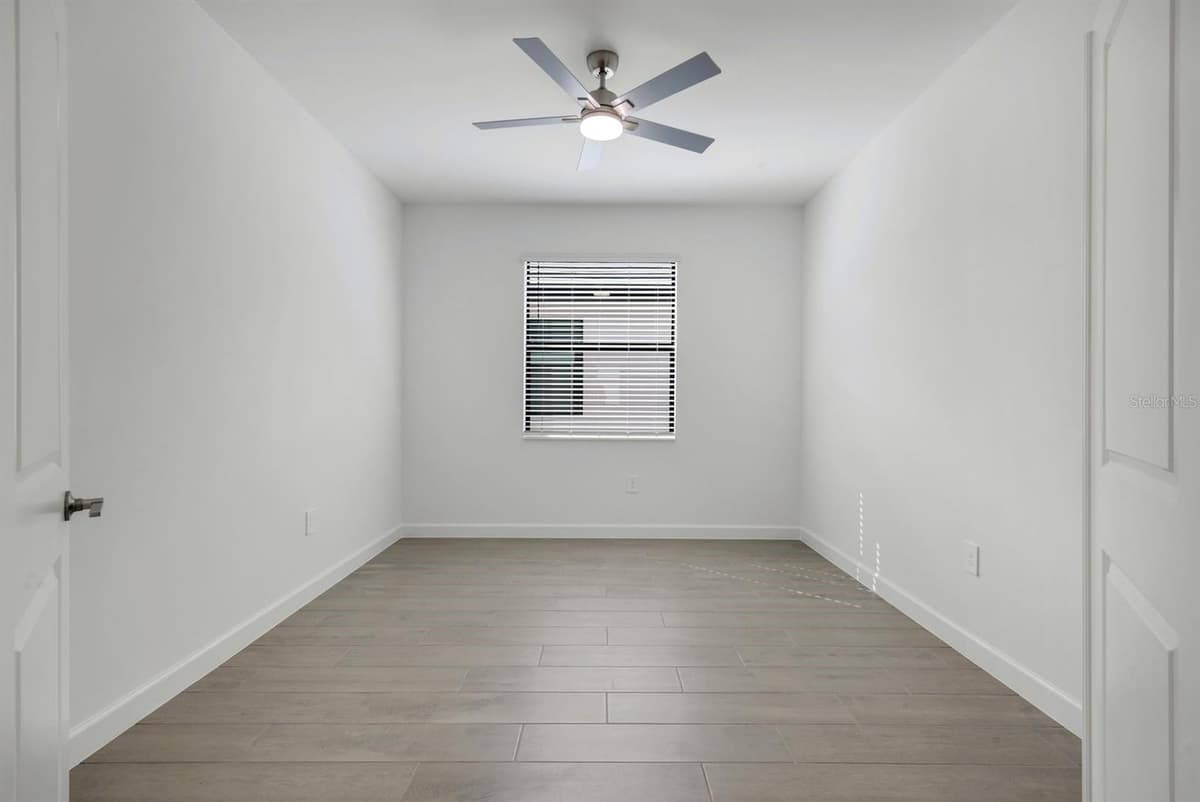 19232 GENTRY PLACE — photo 9 of 27