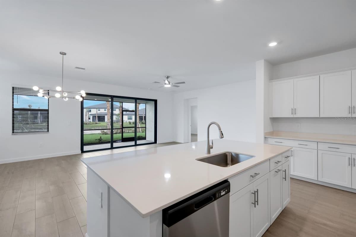 19232 GENTRY PLACE — photo 8 of 27
