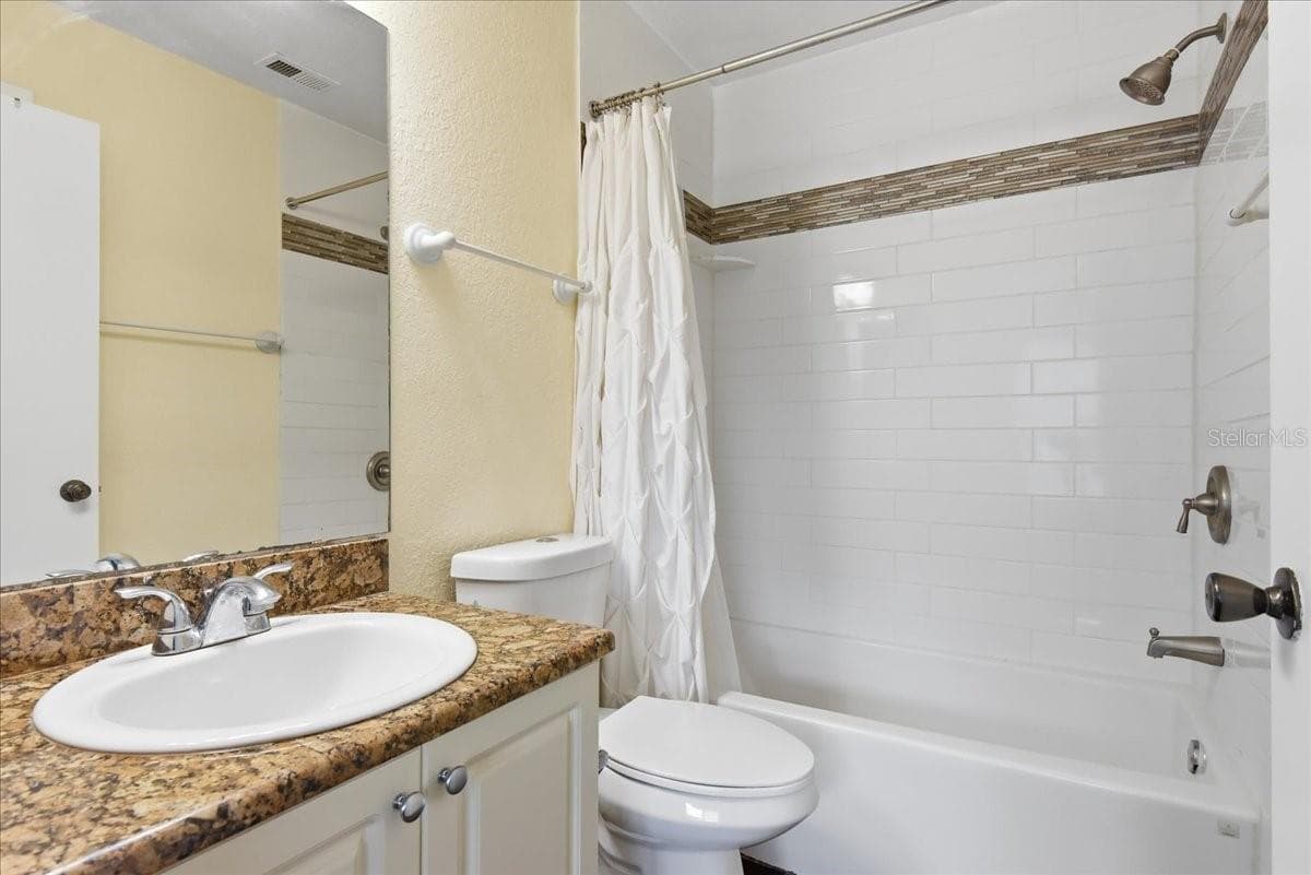 2550 ALAFAYA TRAIL — photo 16 of 22
