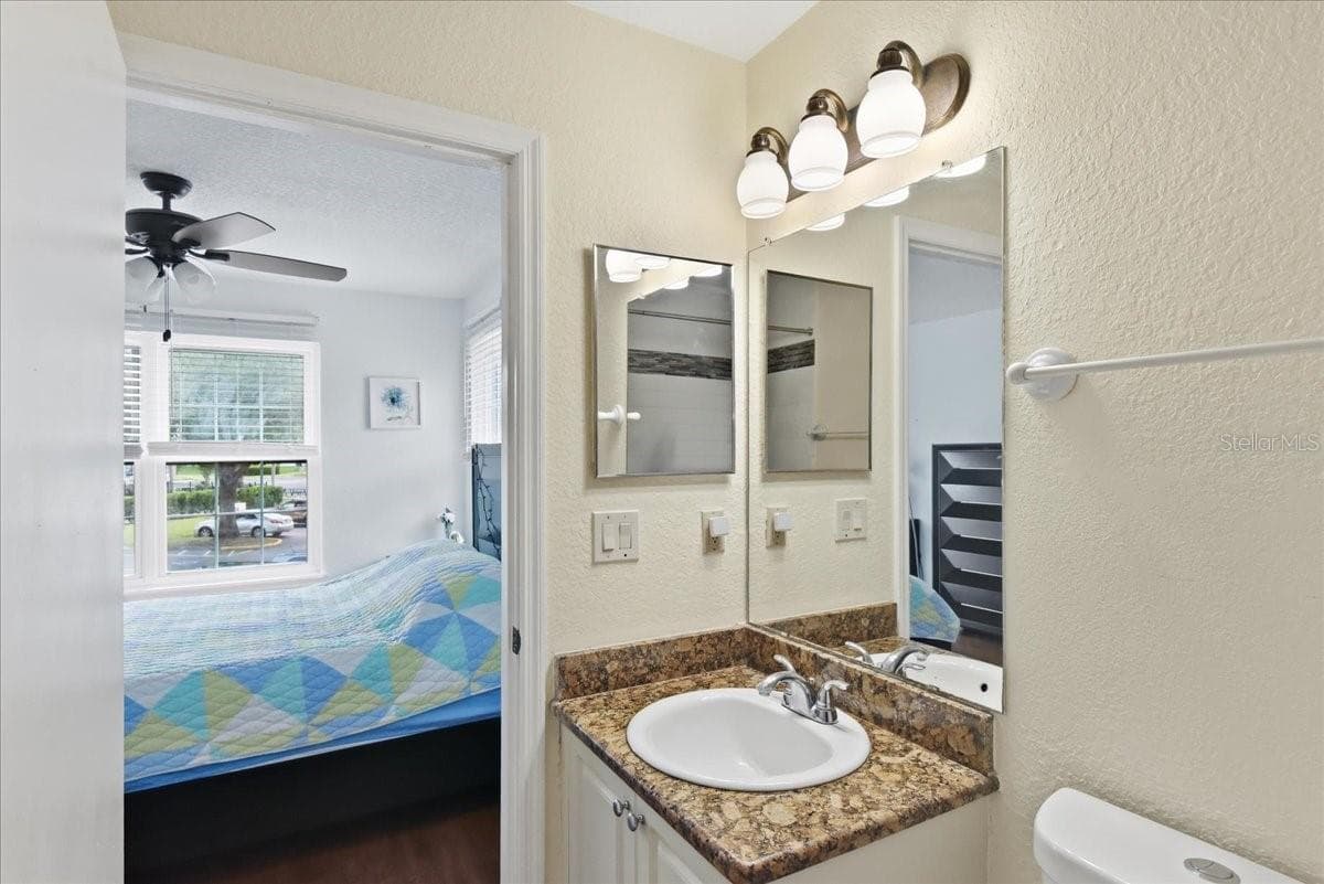 2550 ALAFAYA TRAIL — photo 15 of 22
