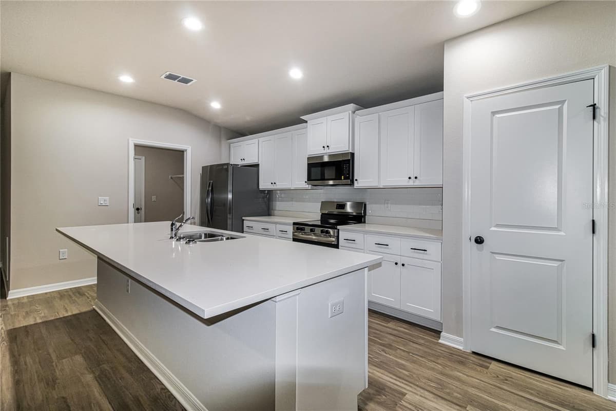 2087 SHINING DAWN LANE — photo 8 of 18